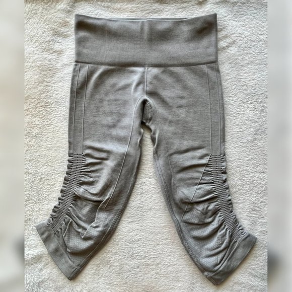 Lululemon Grey Capris Leggings - Picture 1 of 3